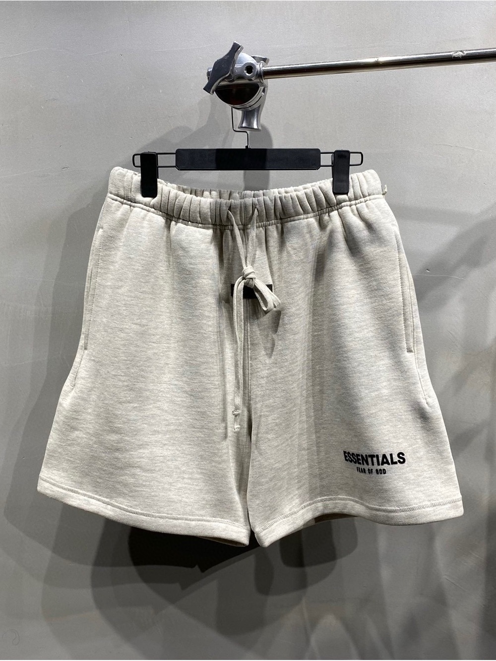 Essentials shorts light oatmeal size medium